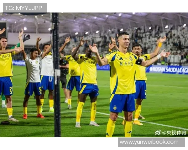 利雅得成功2-1反转费哈,C罗双响+补时第14分钟点射绝杀